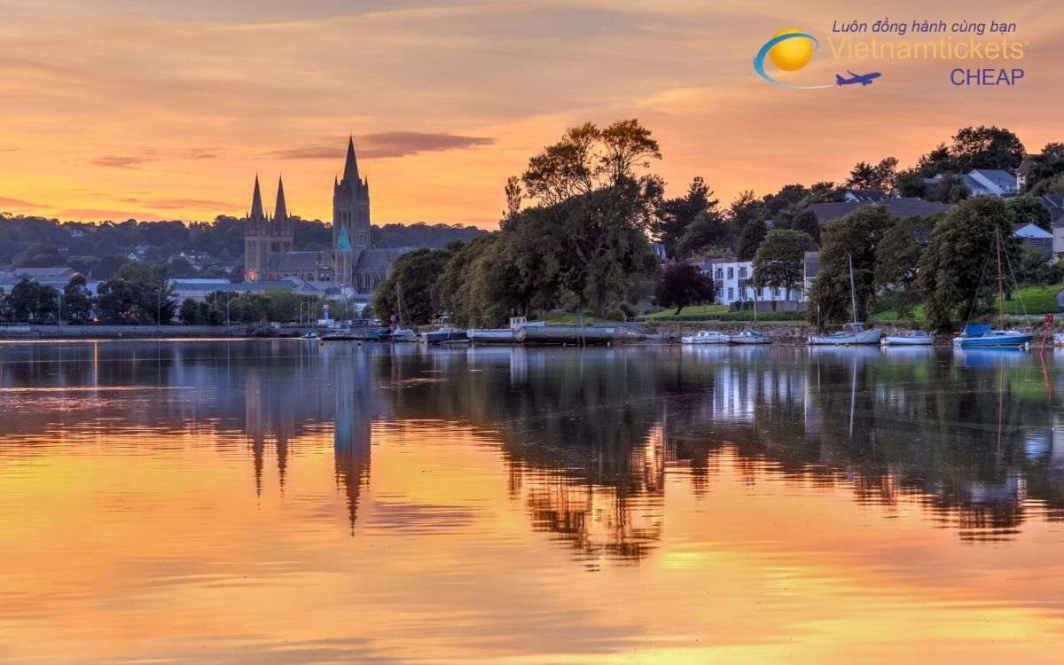Vé máy bay đi Truro